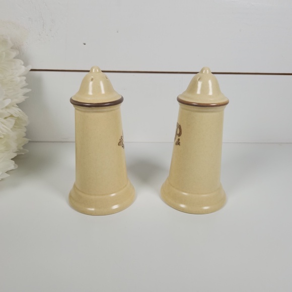 Vintage Pfaltzgraff Village Stoneware Large Salt & Pepper Shakers - Mid Century - Picture 3 of 9